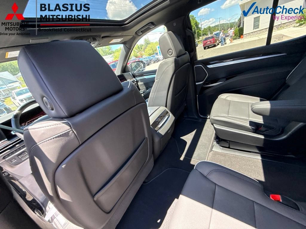 Used 2026 Cadillac Escalade Luxury AWD/4WD image 48