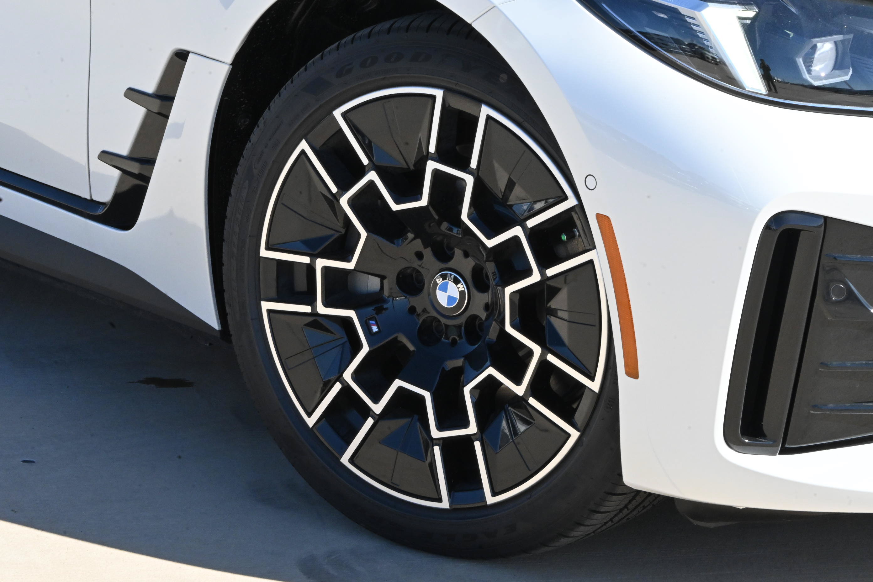 New 2026 BMW i4 xDrive40i w/ M Sport Package AWD/4WD image 8