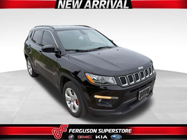 Used 2019 Jeep Compass Latitude w/ Popular Equipment Group AWD/4WD image 1