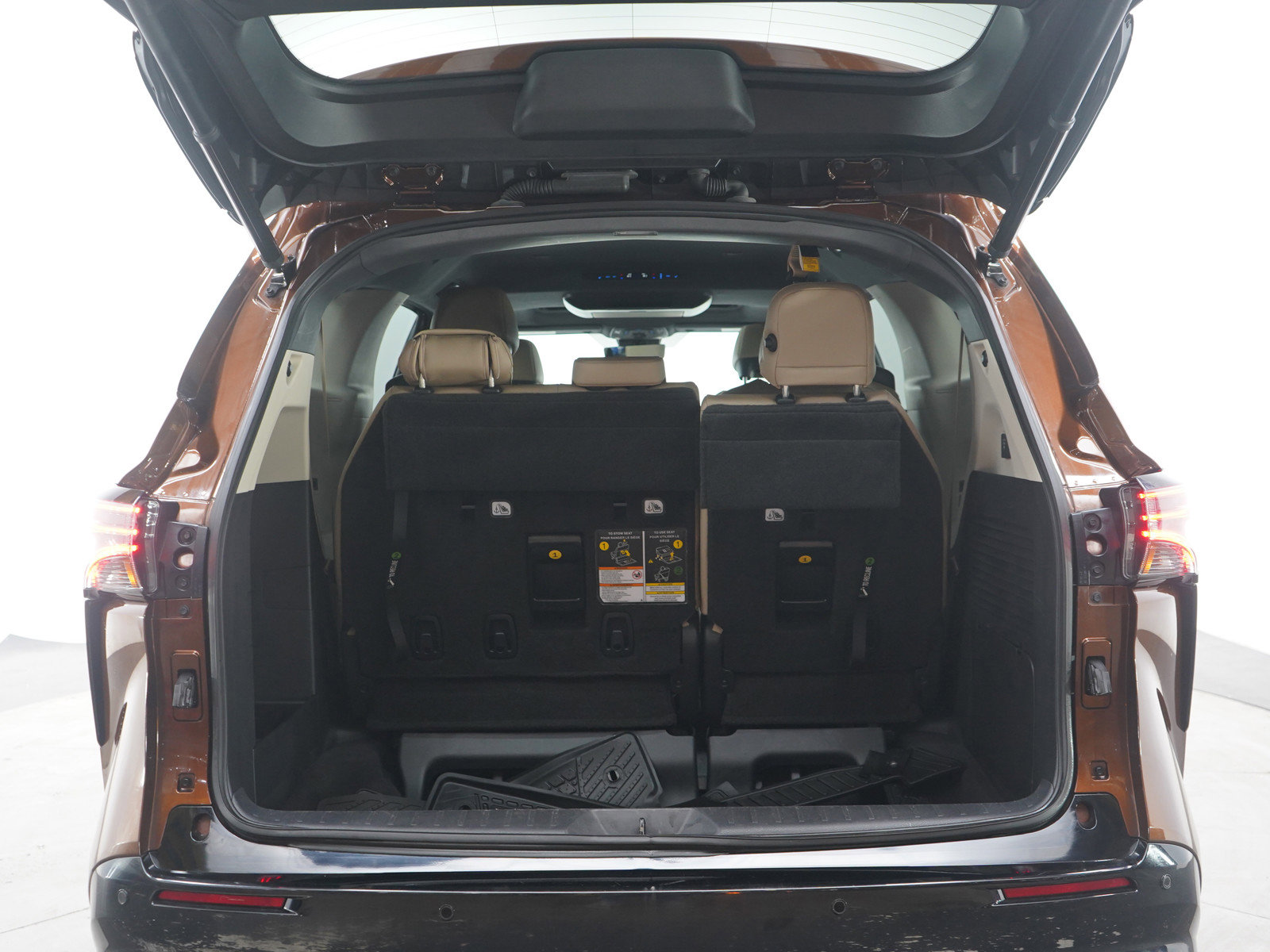 Used 2021 Toyota Sienna Limited image 20