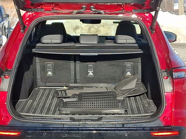 Used 2025 Toyota Crown Signia w/ Advanced Technology Package image 28