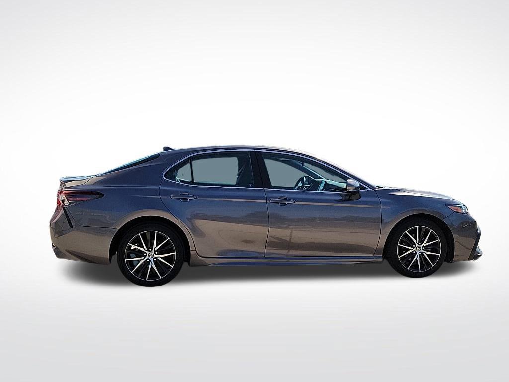 Used 2023 Toyota Camry SE FWD image 5