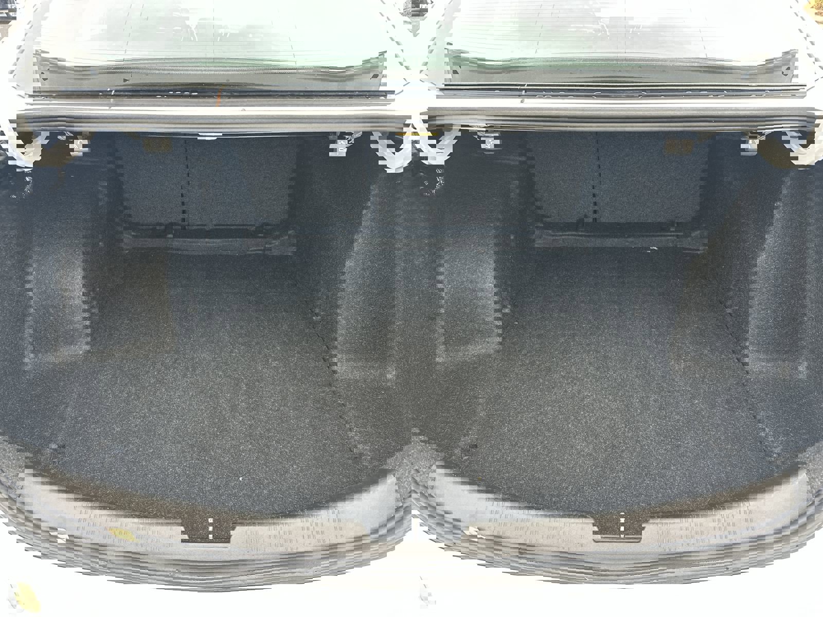 Used 2022 Chevrolet Malibu LT image 32