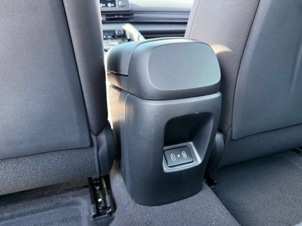 Certified 2024 Hyundai Elantra SEL FWD image 25