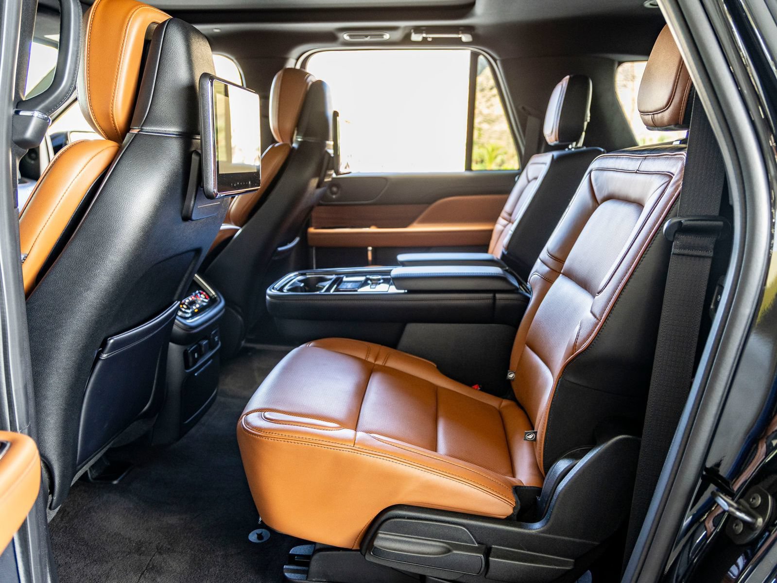 Used 2018 Lincoln Navigator L Reserve w/ Technology Package AWD/4WD image 27