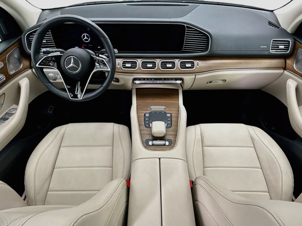 Used 2024 Mercedes-Benz GLS 450 4MATIC image 13