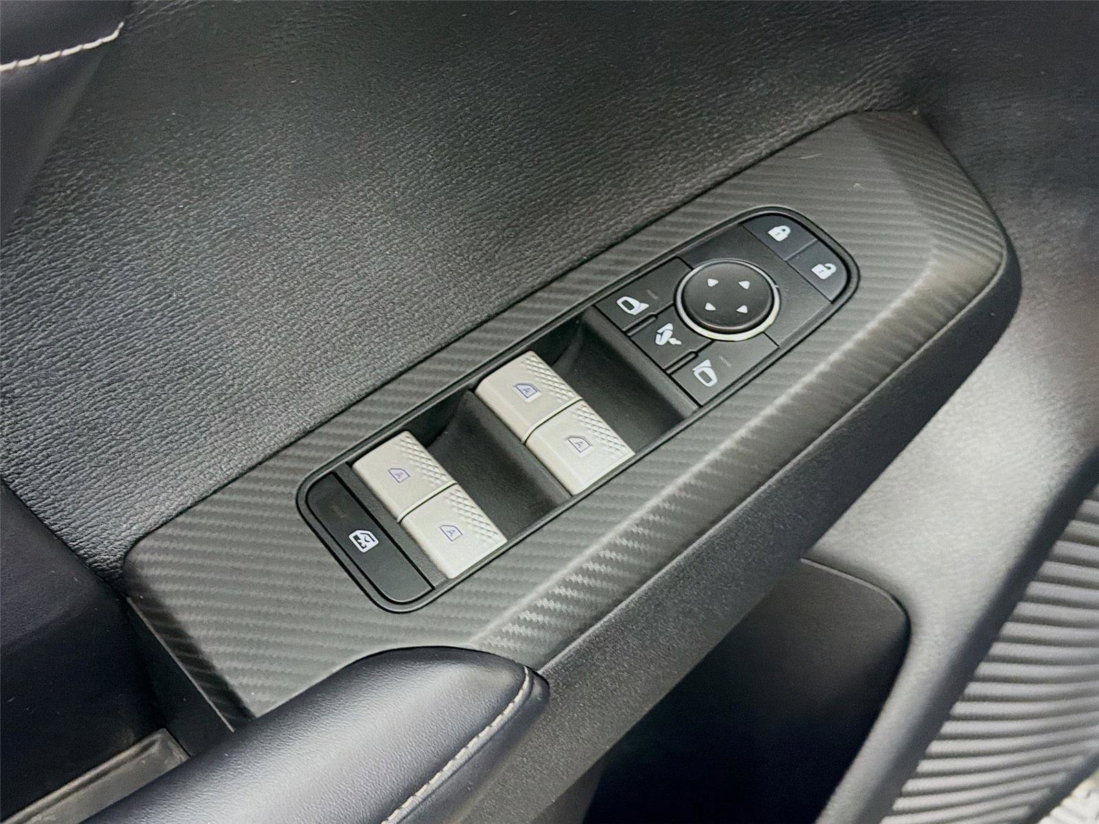 Used 2024 Mitsubishi Outlander SE image 19