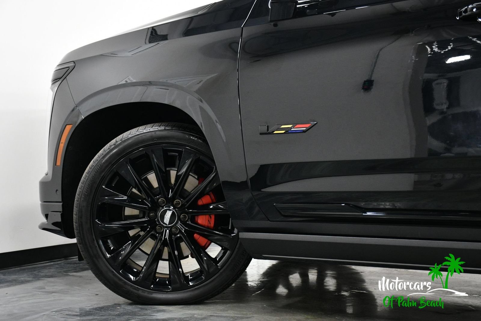 Used 2026 Cadillac Escalade ESV V w/ LPO, ONYX Package AWD/4WD image 5