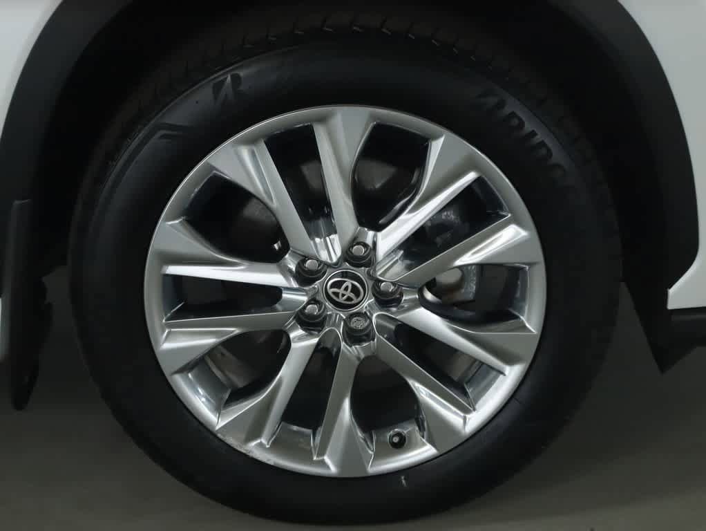 Used 2024 Toyota Highlander Limited AWD/4WD image 10