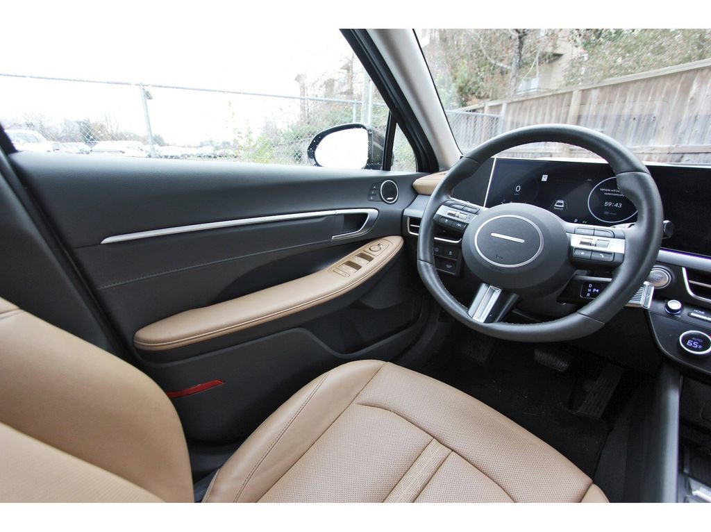 Certified 2025 Hyundai Sonata Limited image 9