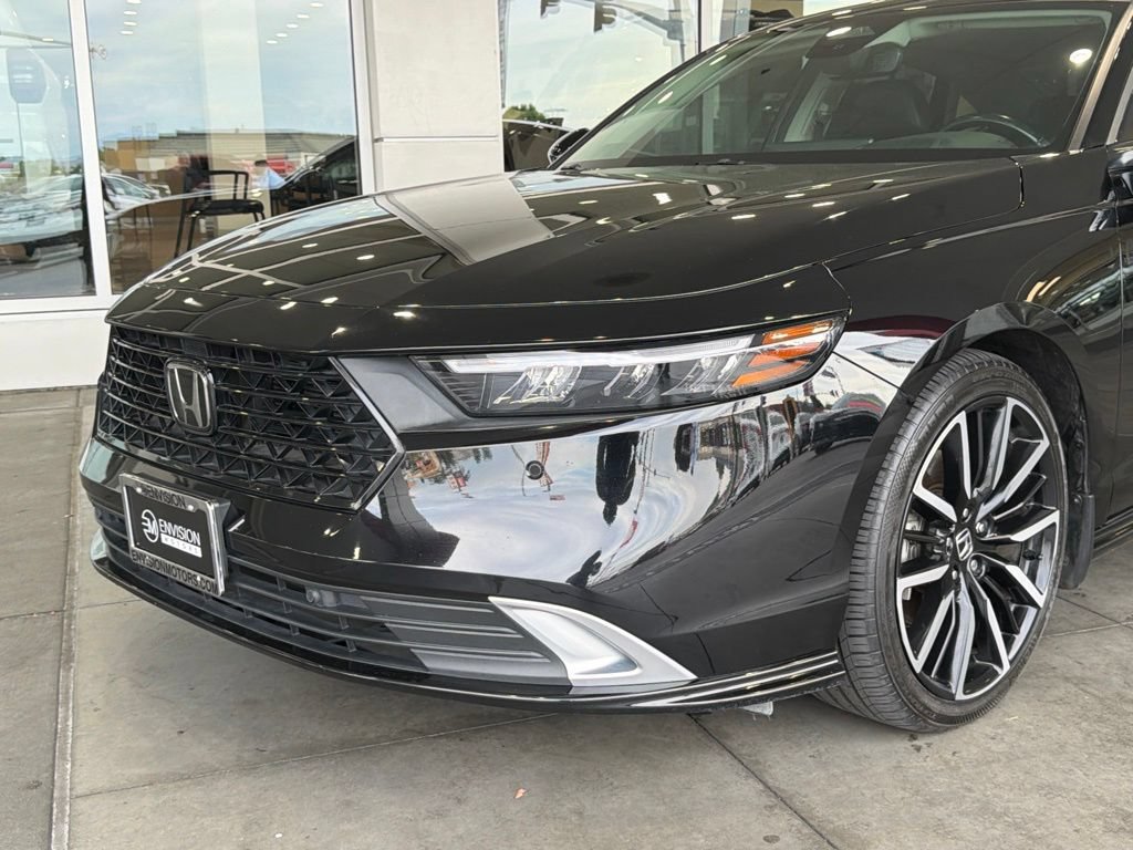 Used 2024 Honda Accord Touring image 3