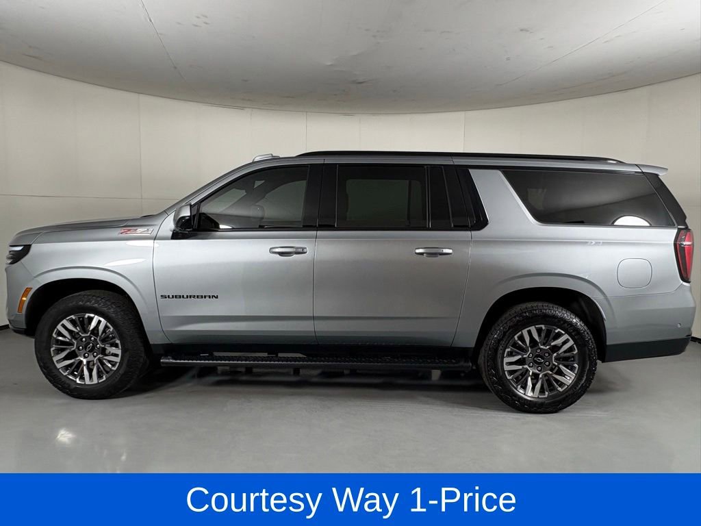 Used 2025 Chevrolet Suburban Z71 AWD/4WD image 6