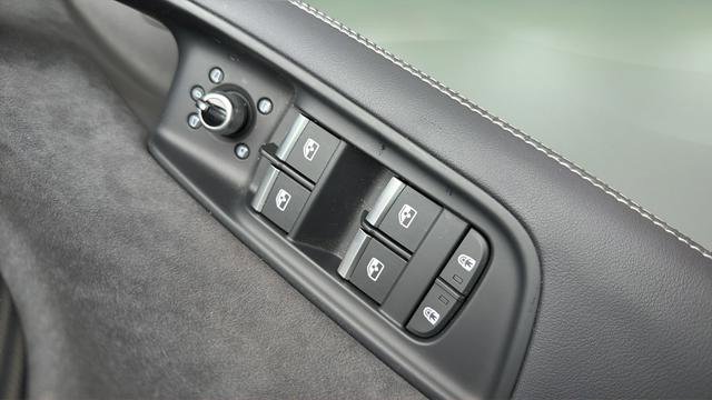 Used 2025 Audi SQ7 Premium Plus image 12