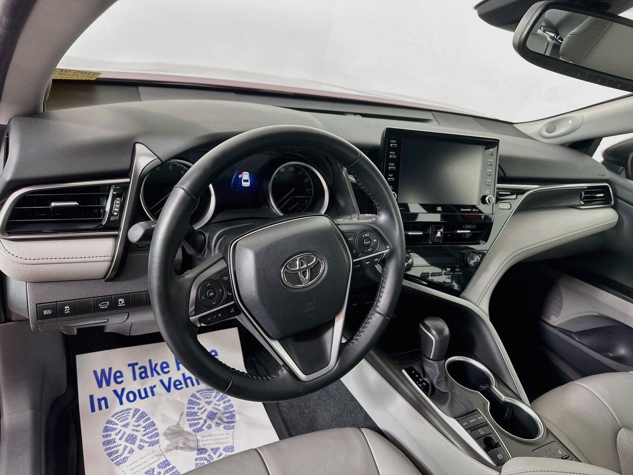 Used 2023 Toyota Camry XLE w/ Navigation Package AWD/4WD image 9
