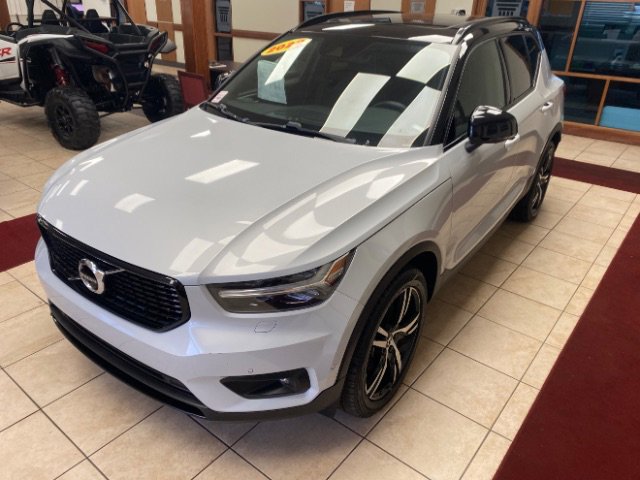 Used 2022 Volvo XC40 T5 R-Design AWD/4WD image 1