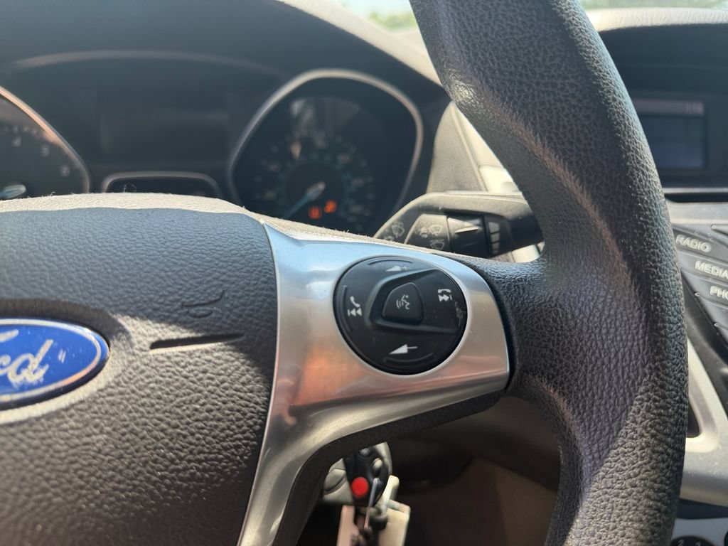 Used 2014 Ford Focus SE FWD image 18