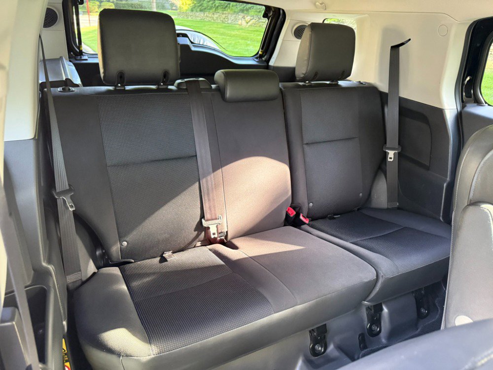 Used 2014 Toyota FJ Cruiser 4WD image 9