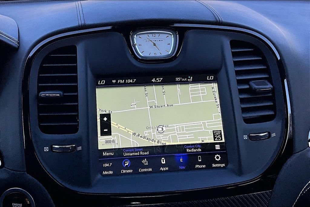 Used 2023 Chrysler 300 C RWD image 10