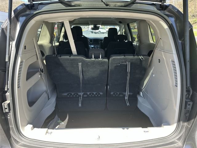Used 2023 Chrysler Voyager LX image 22