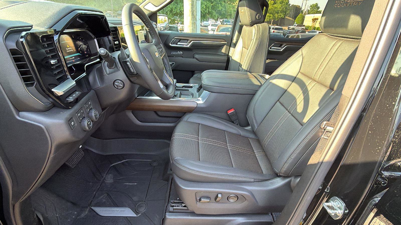 New 2026 Chevrolet Silverado 1500 High Country AWD/4WD image 13