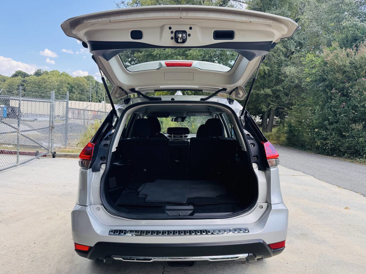 Used 2020 Nissan Rogue S image 7