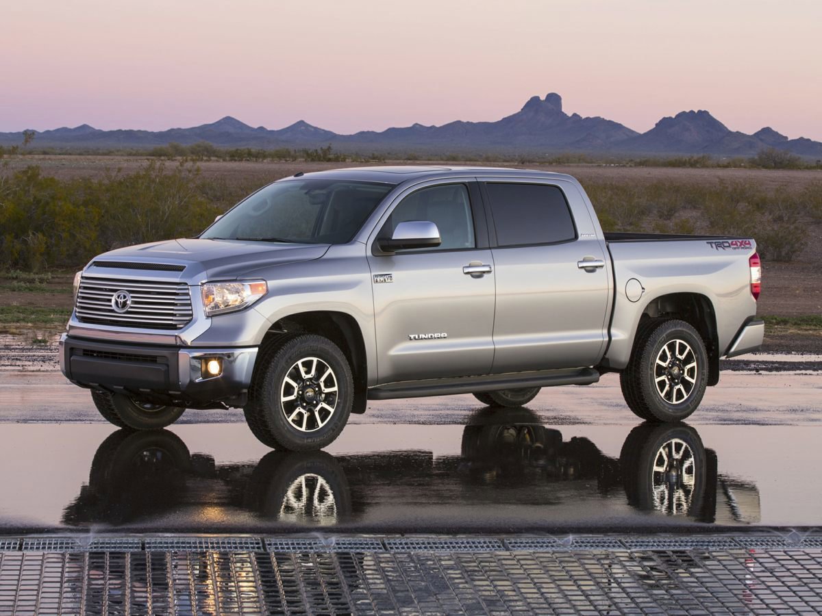 Used 2017 Toyota Tundra SR5 w/ TRD Off Road Package image 4