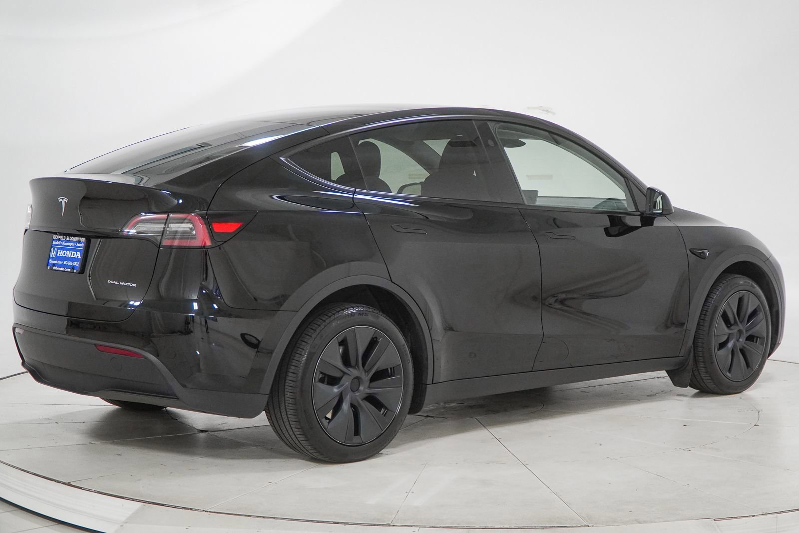 Used 2024 Tesla Model Y Long Range AWD/4WD image 12