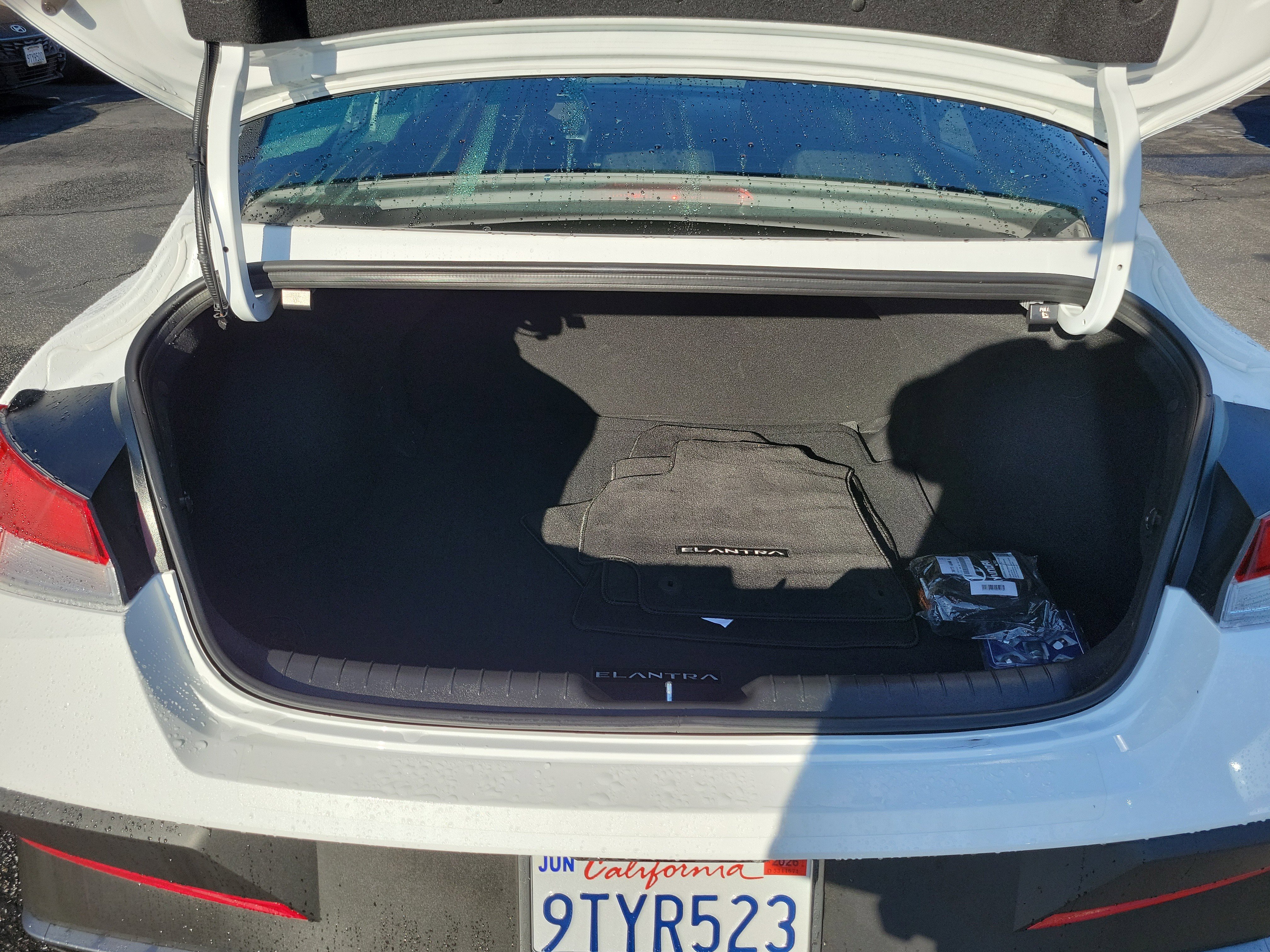 Certified 2025 Hyundai Elantra Sport image 22