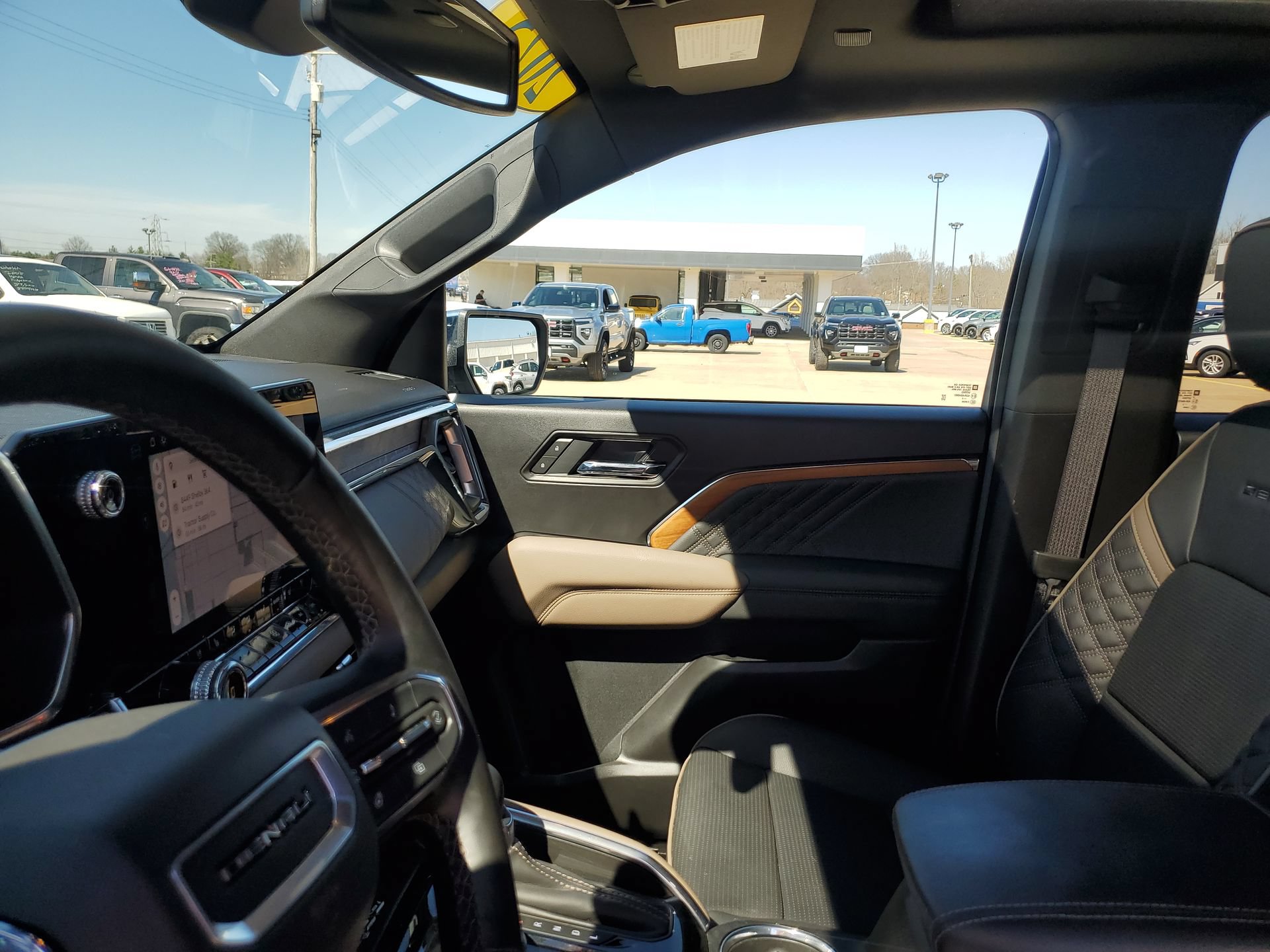 Used 2025 GMC Canyon Denali AWD/4WD image 28
