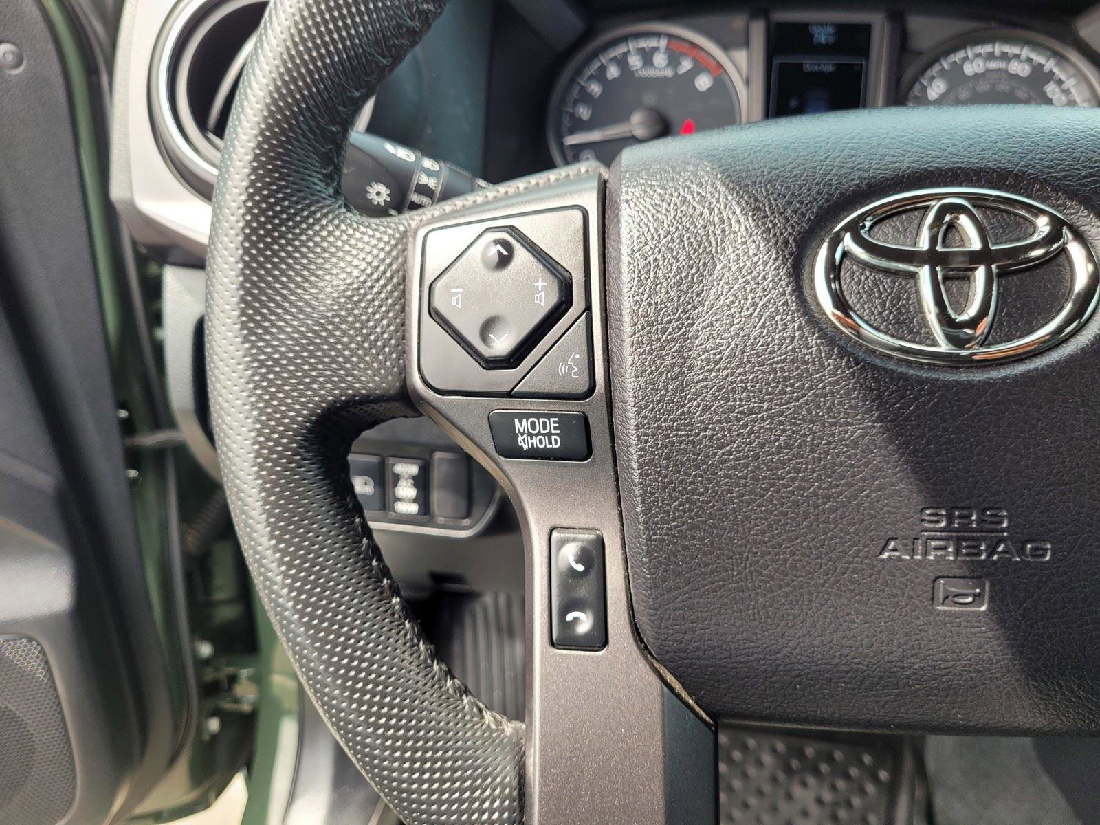 Used 2021 Toyota Tacoma TRD Off-Road w/ TRD Premium Off Road Package AWD/4WD image 33