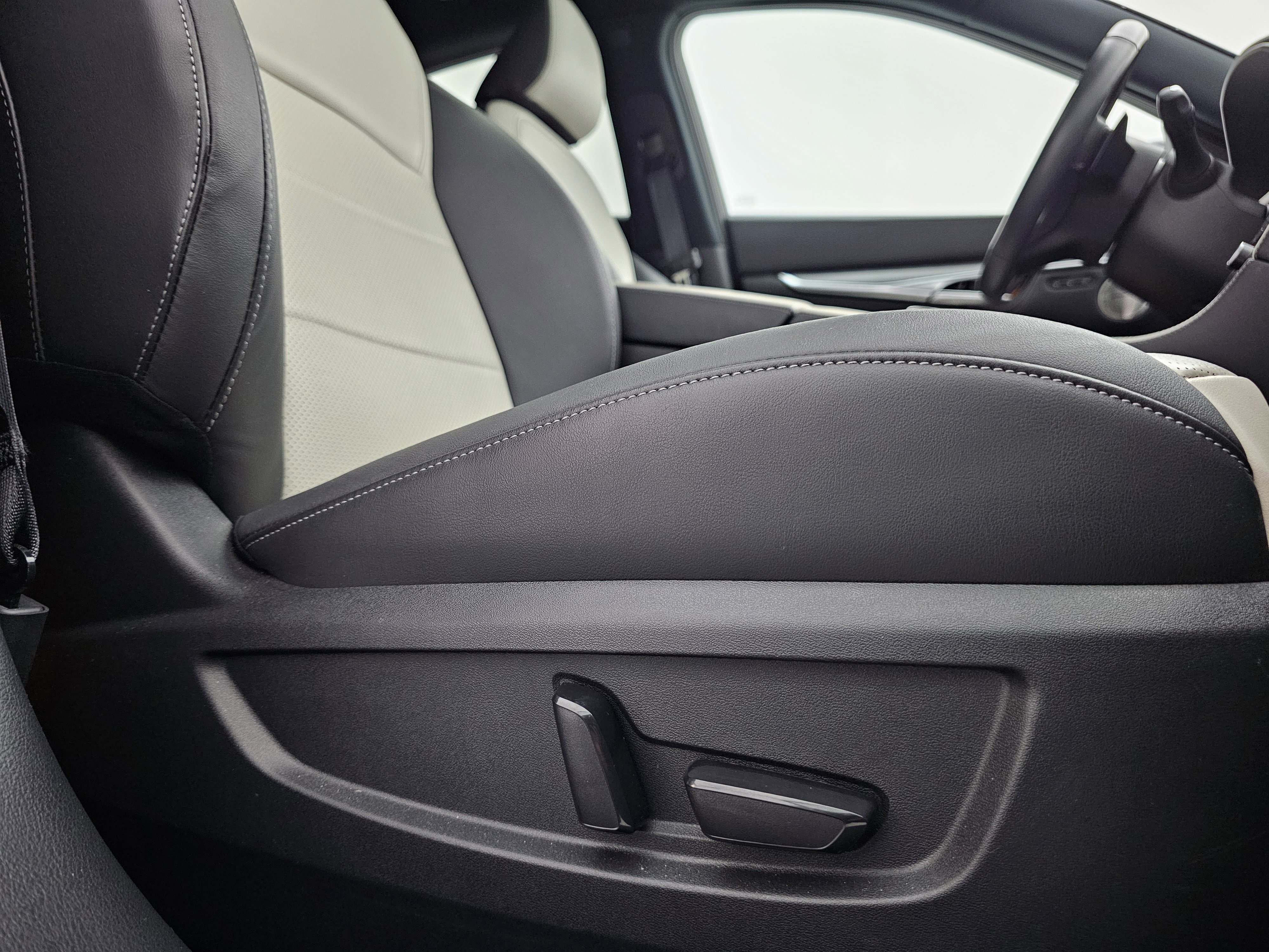 Used 2024 INFINITI QX55 Essential image 15