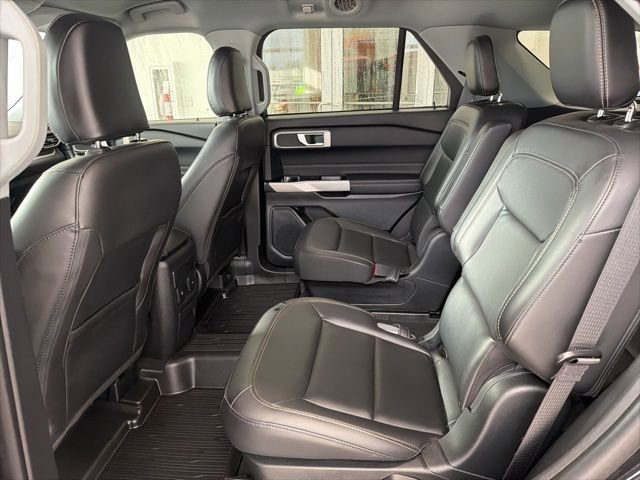 Used 2024 Ford Explorer XLT w/ Equipment Group 202A image 14