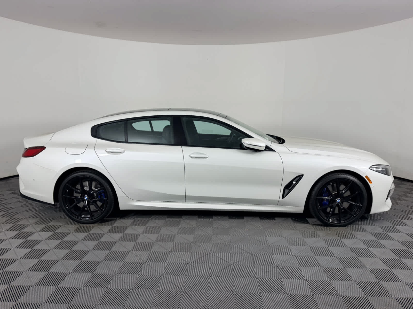 Used 2025 BMW 840i w/ Driving Assistance Package RWD image 2