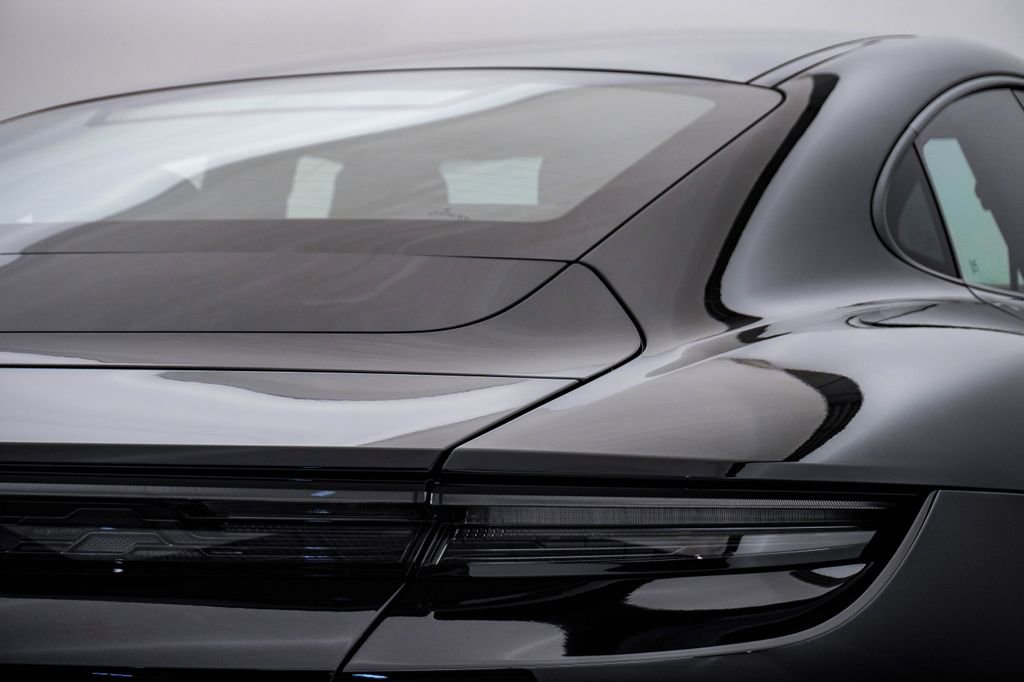 Certified 2023 Porsche Taycan GTS image 12