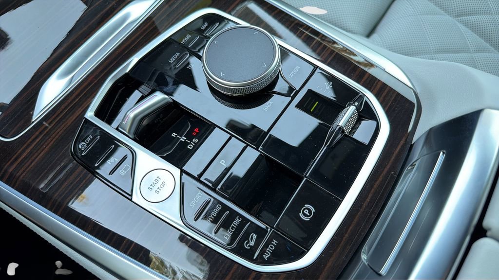 New 2026 BMW X5 xDrive50e image 15