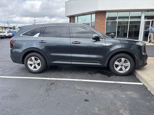 Used 2024 Kia Sorento LX FWD image 13