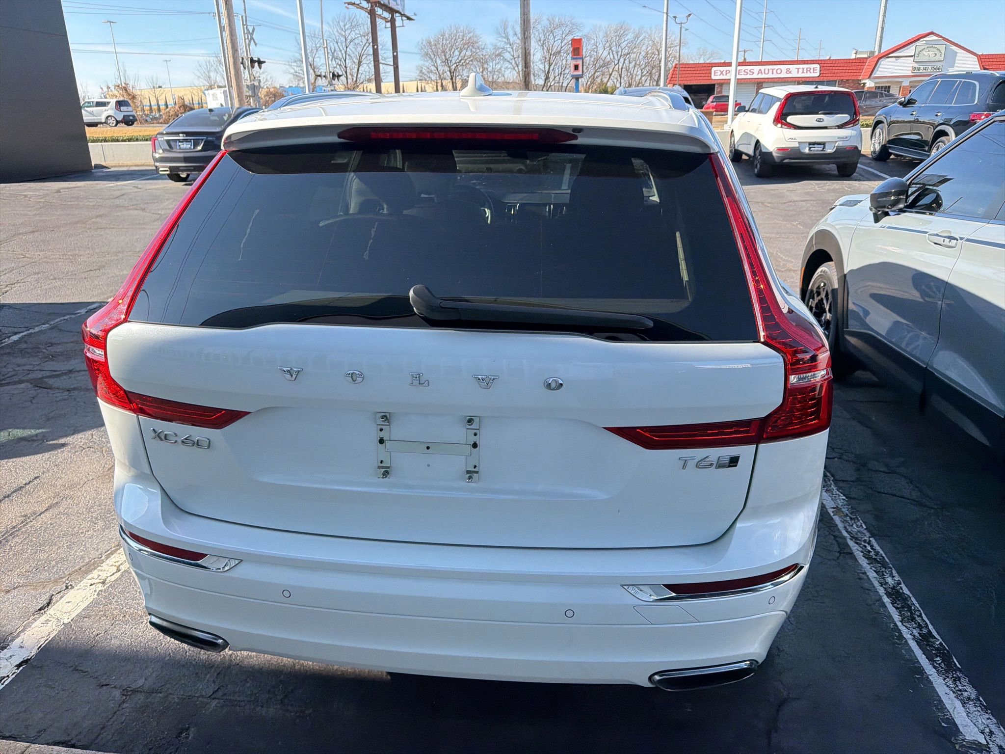 Used 2020 Volvo XC60 T6 Inscription image 9