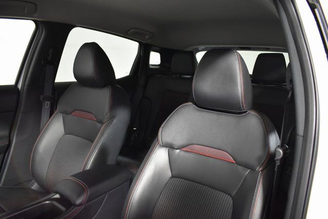 Certified 2025 Nissan Kicks SR image 10