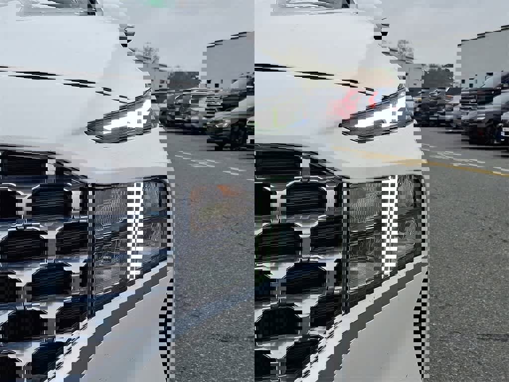 Used 2023 Hyundai Santa Fe SEL Premium image 9