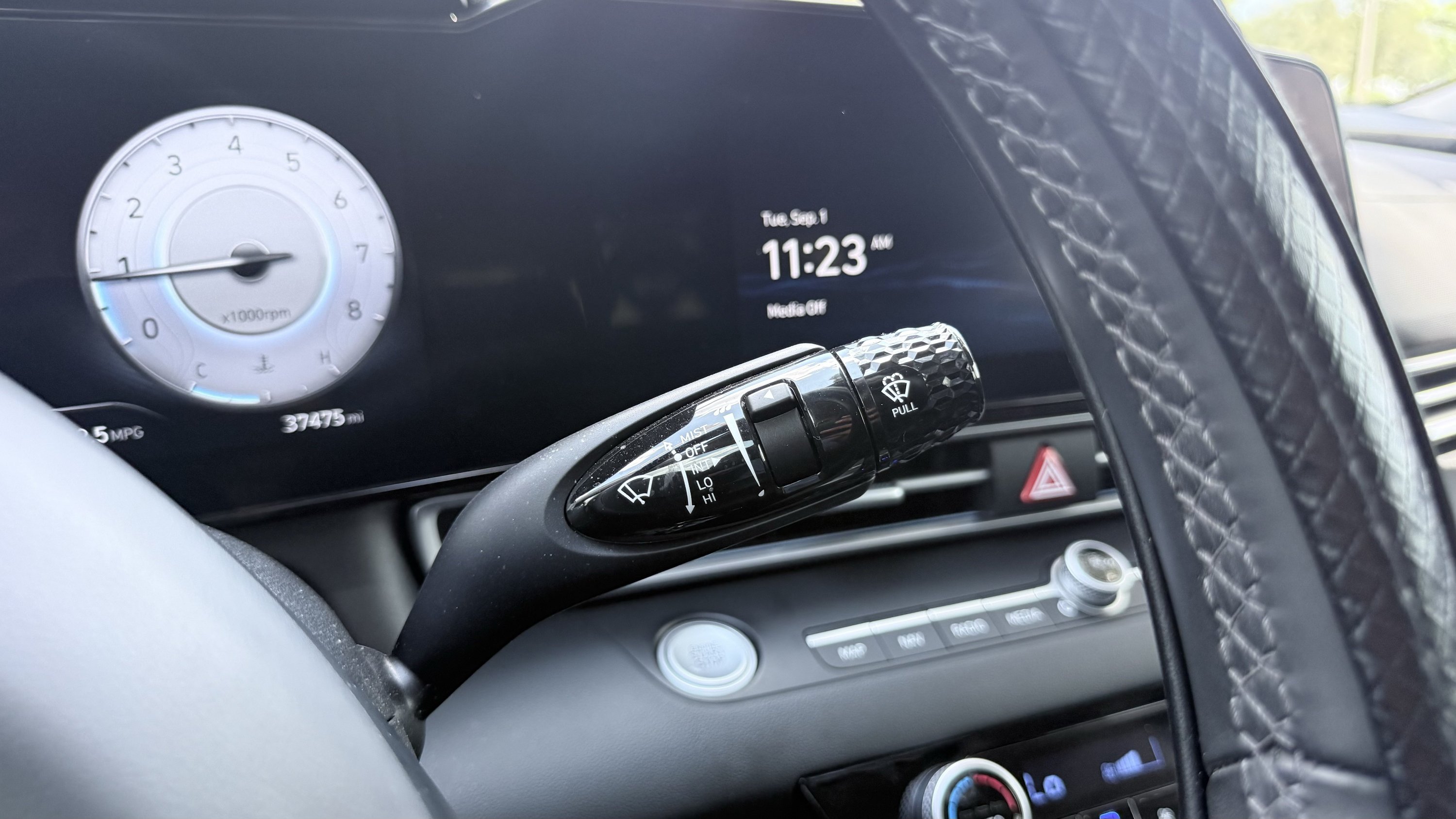 Used 2025 Hyundai Elantra SEL FWD image 56