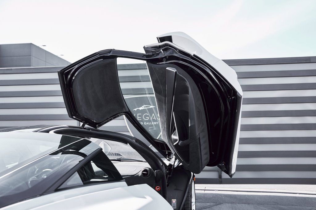 Used 2024 McLaren 750S image 27