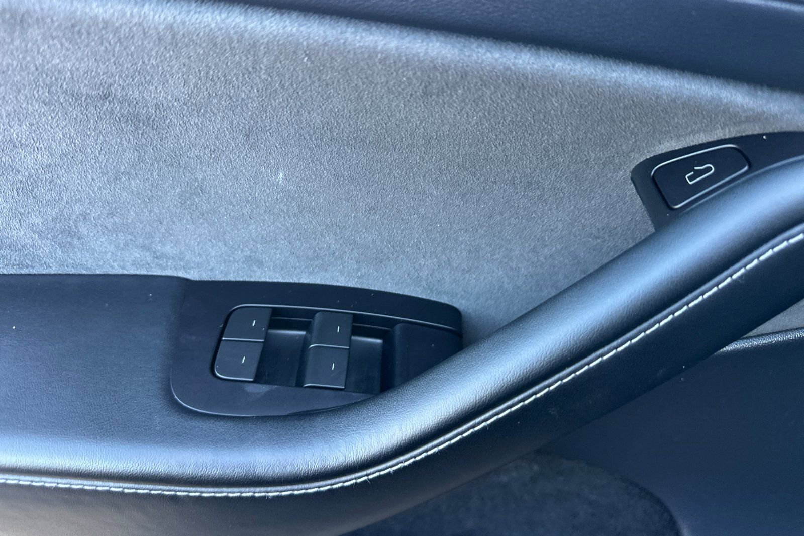 Used 2023 Tesla Model Y Long Range image 10