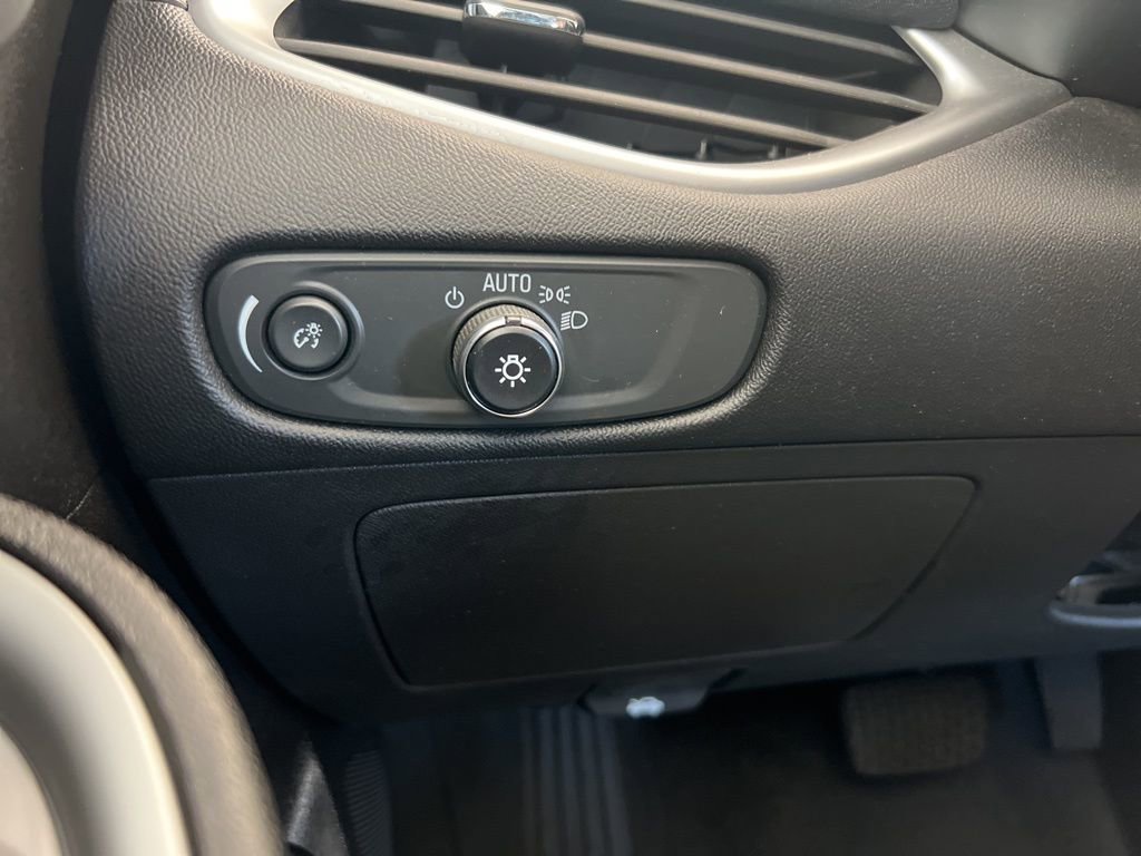 Used 2024 Chevrolet Malibu LT image 30