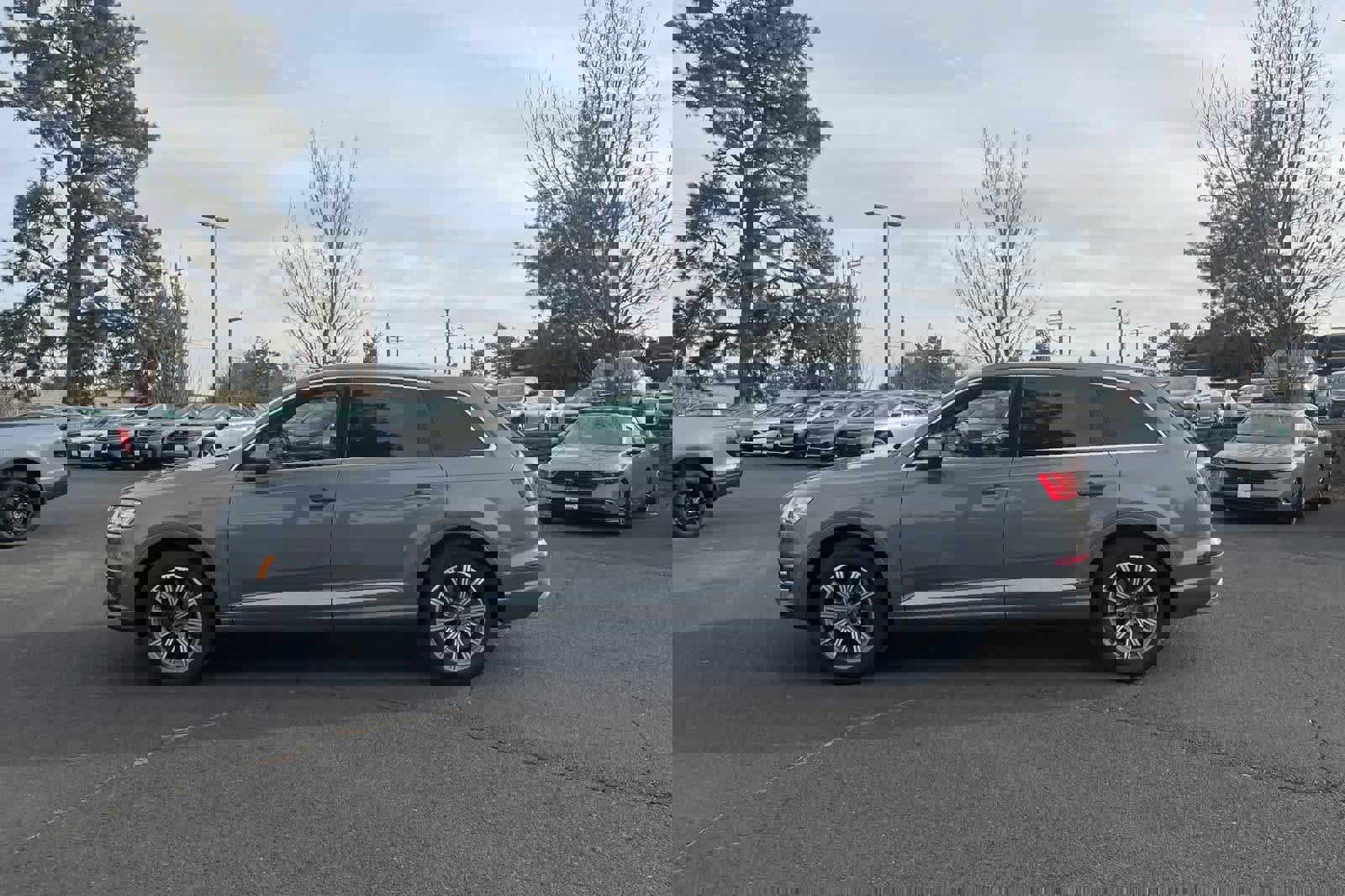 Used 2017 Audi Q7 3.0T Premium Plus w/ Premium Plus Package image 5