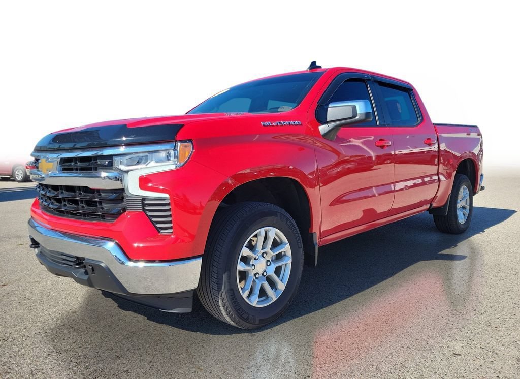 Used 2024 Chevrolet Silverado 1500 LT AWD/4WD image 2