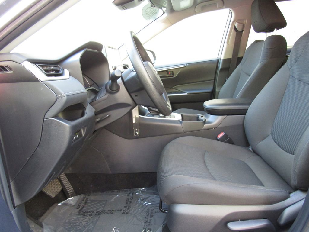 Certified 2025 Toyota RAV4 LE AWD/4WD image 11