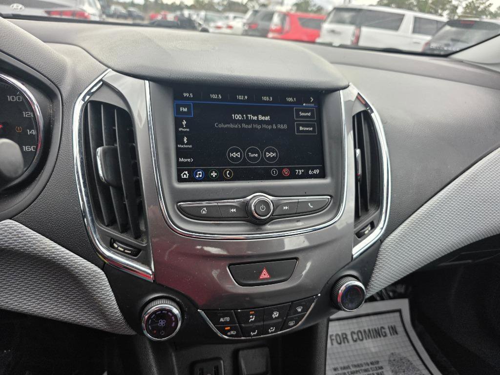 Used 2019 Chevrolet Cruze LT w/ RS Package image 15