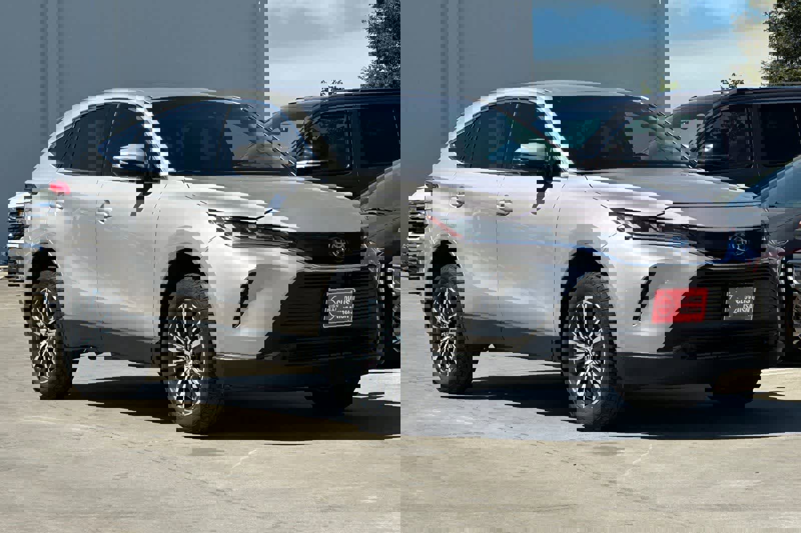 Used 2024 Toyota Venza LE image 10