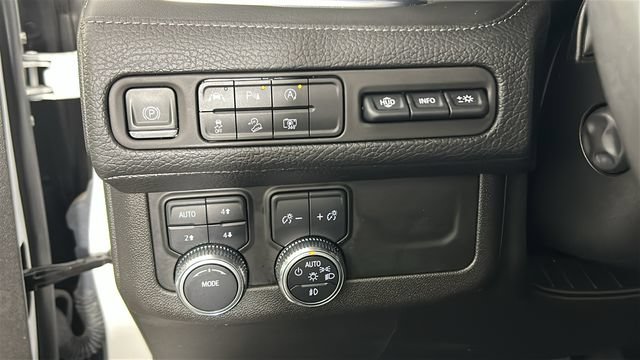 Used 2023 GMC Yukon Denali AWD/4WD image 19