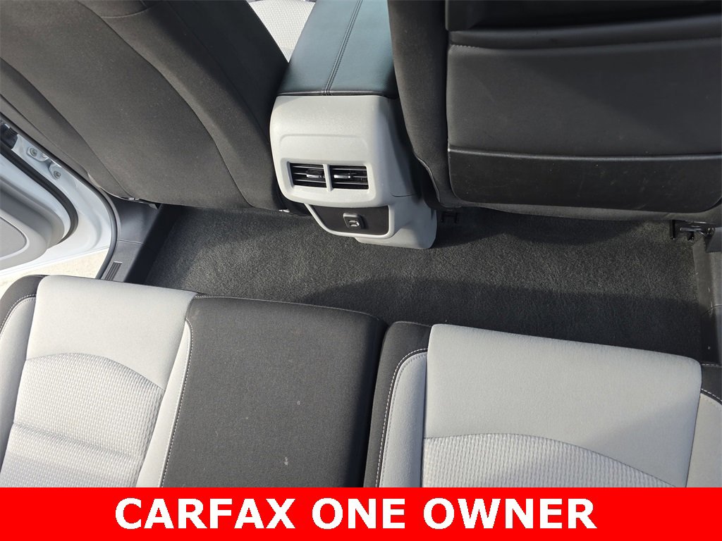 Used 2024 GMC Terrain SLE image 12